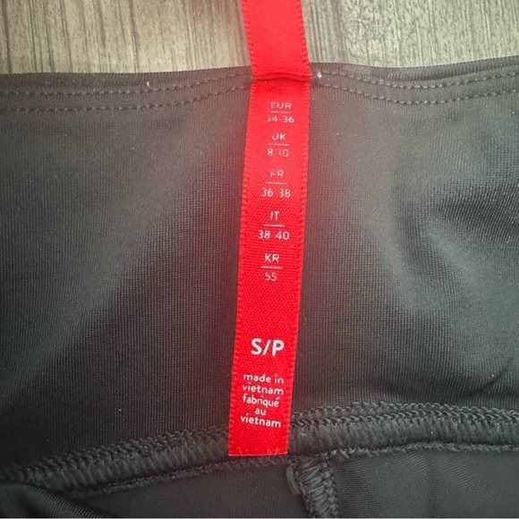 SPANX Faux Leather Camo Leggings Matte Black Camo S SM Small - Picture 6 of 14